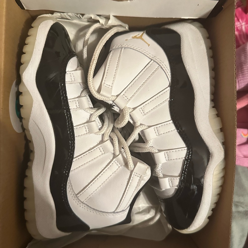 Jordan 11 Gratitude
